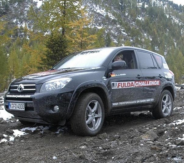 Toyota RAV4 bei der Endausscheidung in den italienischen Alpen. Foto: Auto-Reporter/Toyota